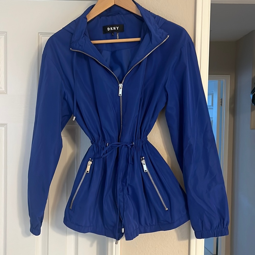 Womens  Windbreaker